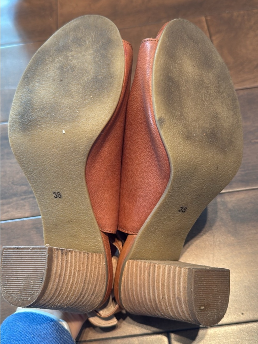 Le Chateau Open-Toe Leather Block Heel Sandals - Tan - Picture 4 of 4